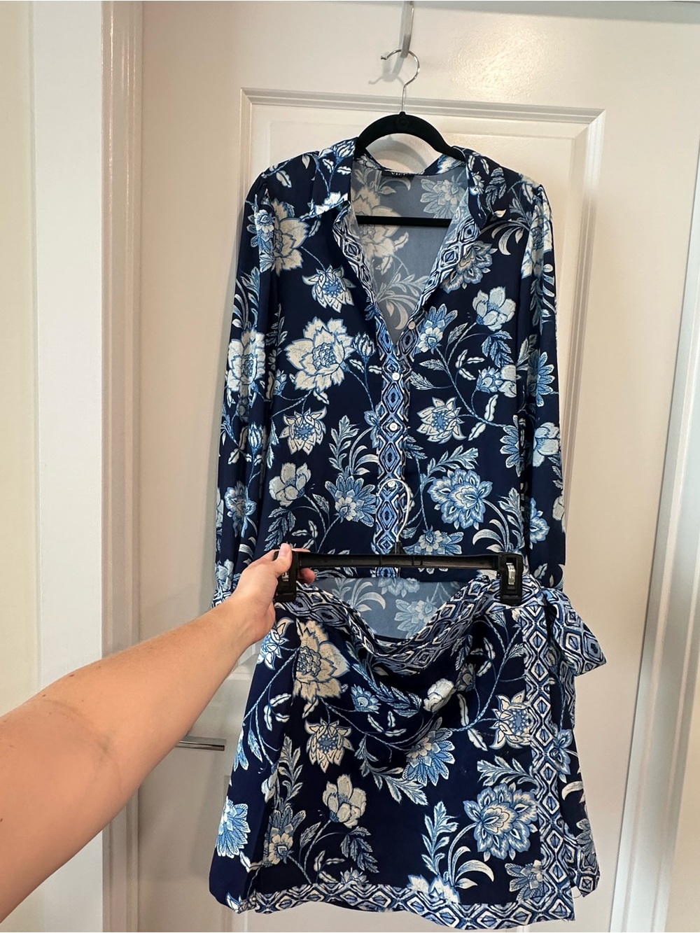 Vici Navy Blue Floral Skirt Set - Top (M) skort (L)